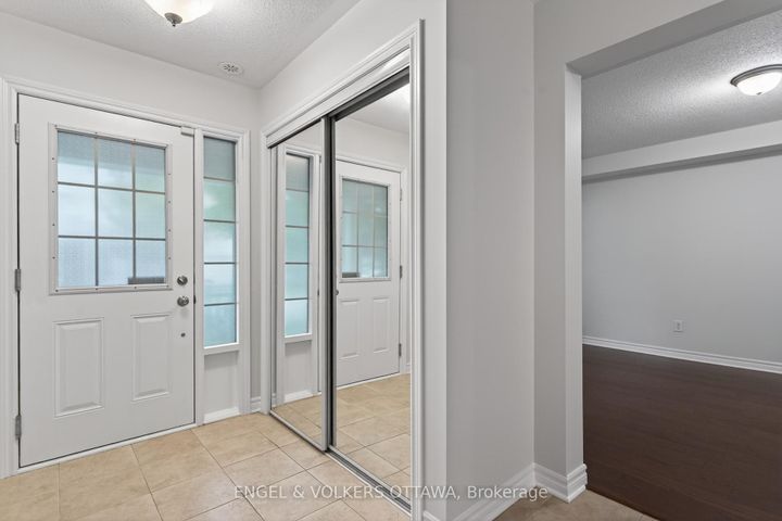 Photo 5 at 2043 MADRID Avenue, Nepean (Heritage Park), Ottawa