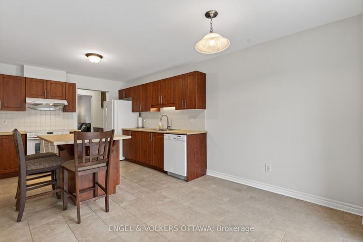 Photo 23 at 2043 MADRID Avenue, Nepean (Heritage Park), Ottawa