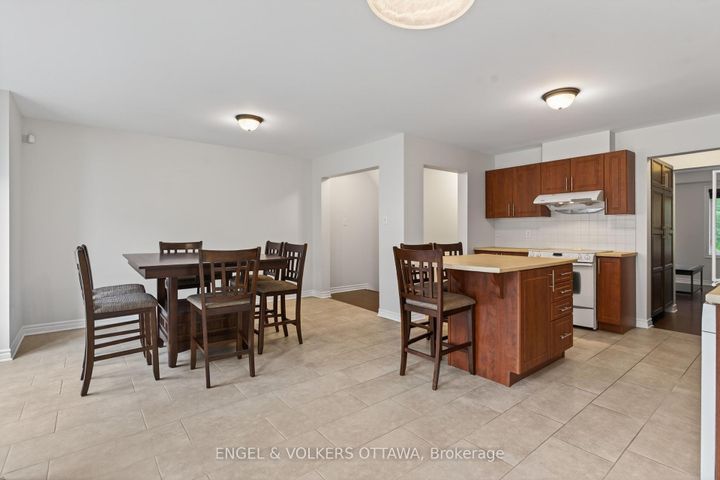 Photo 24 at 2043 MADRID Avenue, Nepean (Heritage Park), Ottawa