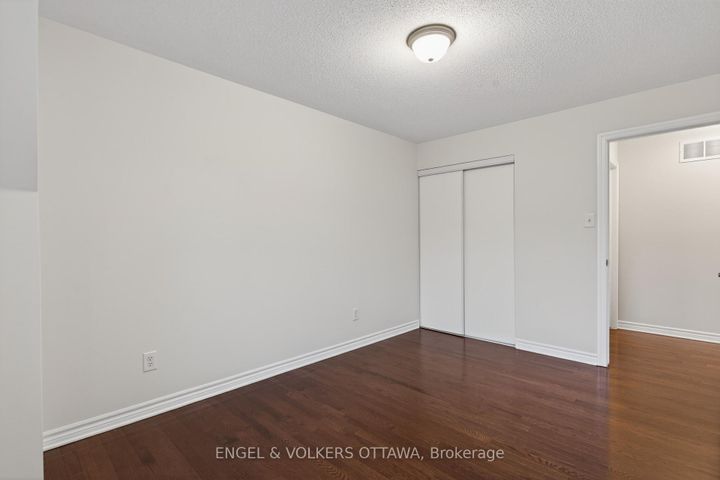 Photo 41 at 2043 MADRID Avenue, Nepean (Heritage Park), Ottawa