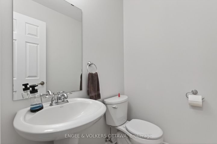 Photo 44 at 2043 MADRID Avenue, Nepean (Heritage Park), Ottawa