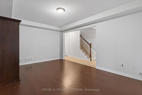 Photo 7 at 2043 MADRID Avenue, Nepean (Heritage Park), Ottawa