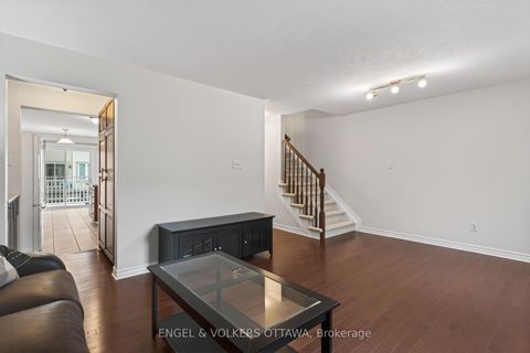 Photo 11 at 2043 MADRID Avenue, Nepean (Heritage Park), Ottawa