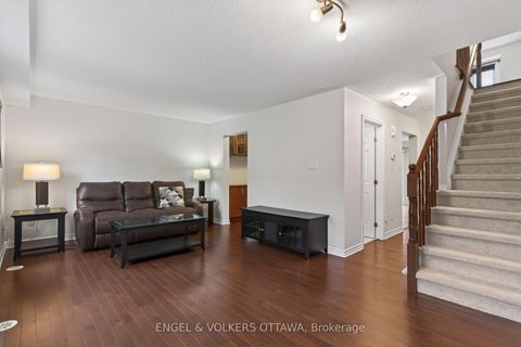 Photo 12 at 2043 MADRID Avenue, Nepean (Heritage Park), Ottawa