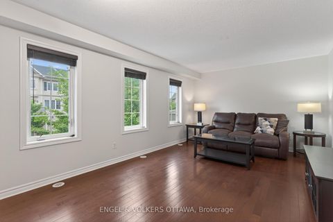 Photo 13 at 2043 MADRID Avenue, Nepean (Heritage Park), Ottawa