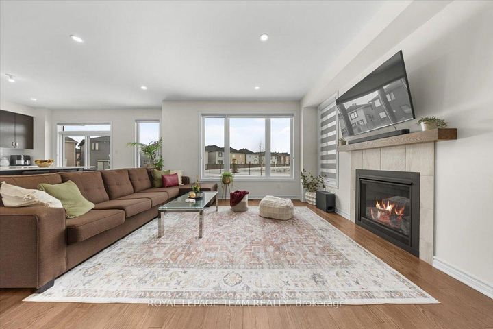 Photo 4 at 290 Turnbuckle Crescent, Nepean (Half Moon Bay), Ottawa