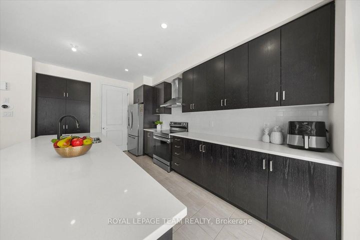 Photo 9 at 290 Turnbuckle Crescent, Nepean (Half Moon Bay), Ottawa