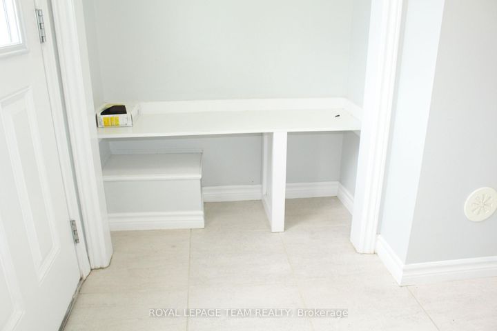 Photo 2 at 374 Sweet Grass Circle, Nepean (Half Moon Bay), Ottawa