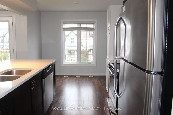 Photo 9 at 374 Sweet Grass Circle, Nepean (Half Moon Bay), Ottawa