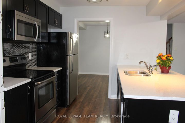 Photo 10 at 374 Sweet Grass Circle, Nepean (Half Moon Bay), Ottawa