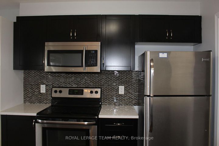 Photo 11 at 374 Sweet Grass Circle, Nepean (Half Moon Bay), Ottawa