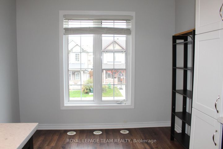 Photo 12 at 374 Sweet Grass Circle, Nepean (Half Moon Bay), Ottawa