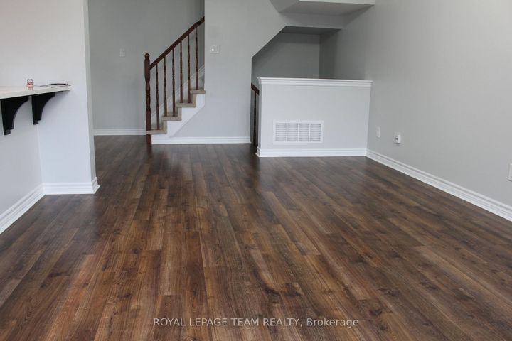 Photo 13 at 374 Sweet Grass Circle, Nepean (Half Moon Bay), Ottawa