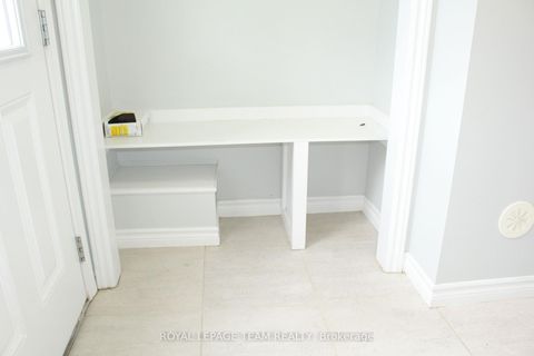 Photo 2 at 374 Sweet Grass Circle, Nepean (Half Moon Bay), Ottawa