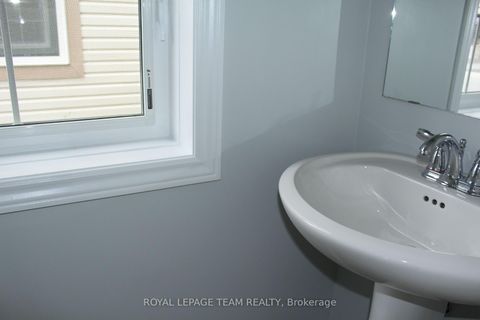 Photo 5 at 374 Sweet Grass Circle, Nepean (Half Moon Bay), Ottawa