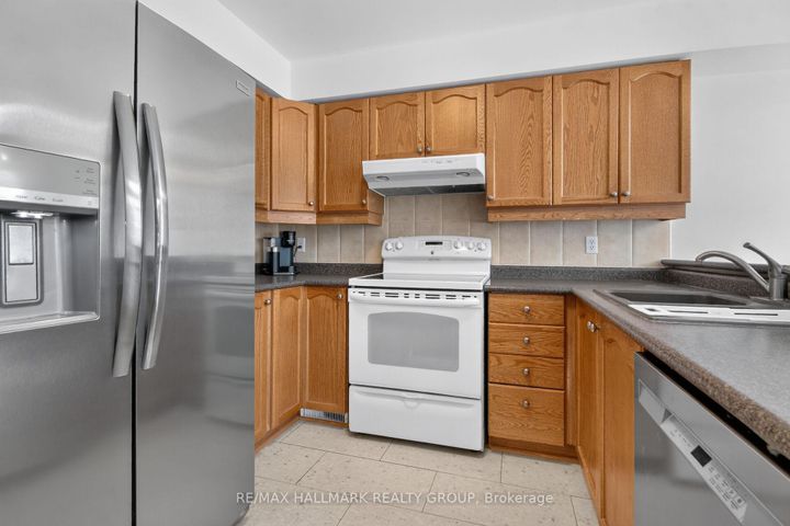 Photo 9 at 258 Deerfox Drive, Nepean (Longfields), Ottawa