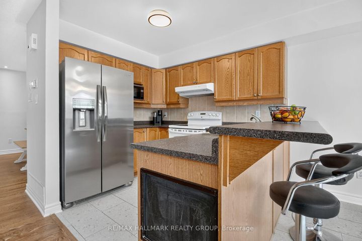 Photo 10 at 258 Deerfox Drive, Nepean (Longfields), Ottawa