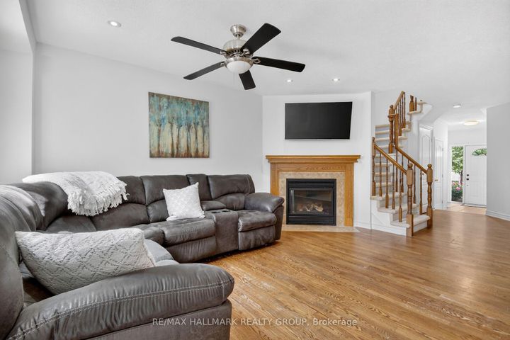 Photo 16 at 258 Deerfox Drive, Nepean (Longfields), Ottawa