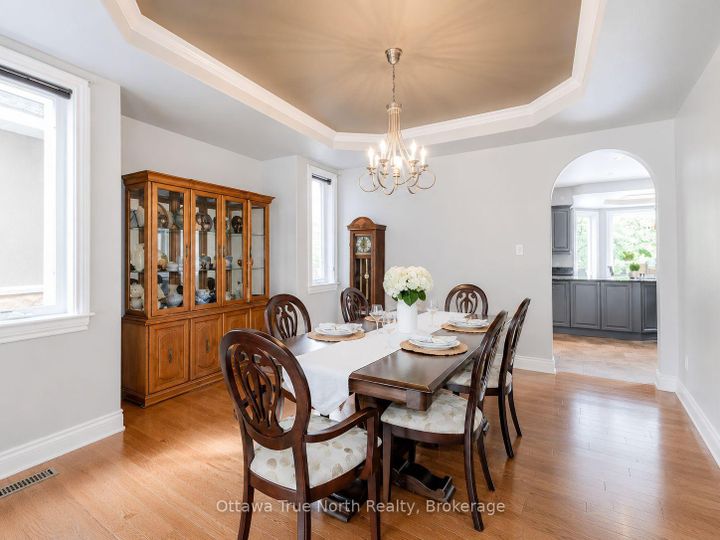 Photo 9 at 507 Kochar Drive, Nepean (Mooneys Bay), Ottawa