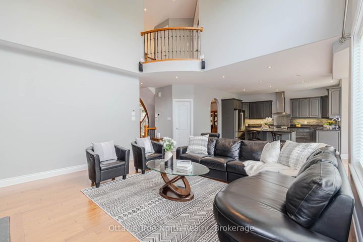 Photo 14 at 507 Kochar Drive, Nepean (Mooneys Bay), Ottawa
