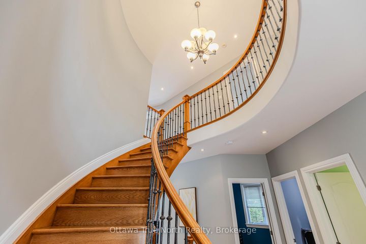 Photo 25 at 507 Kochar Drive, Nepean (Mooneys Bay), Ottawa