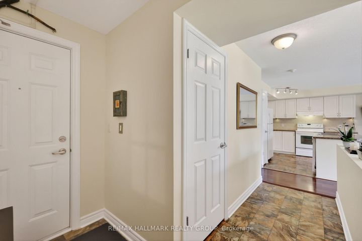 Photo 3 at 3 - 585 Stonefield Private, Nepean (Barrhaven East), Ottawa