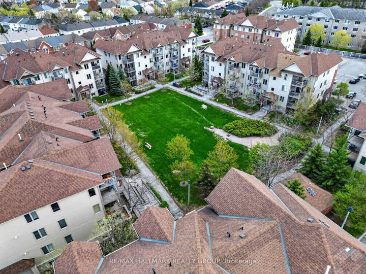 Photo 39 at 3 - 585 Stonefield Private, Nepean (Barrhaven East), Ottawa