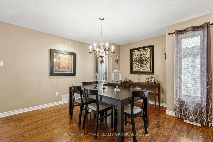 Photo 8 at 9 Blackshire Circle, Nepean (Stonebridge), Ottawa