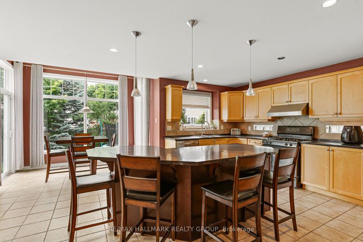 Photo 18 at 9 Blackshire Circle, Nepean (Stonebridge), Ottawa