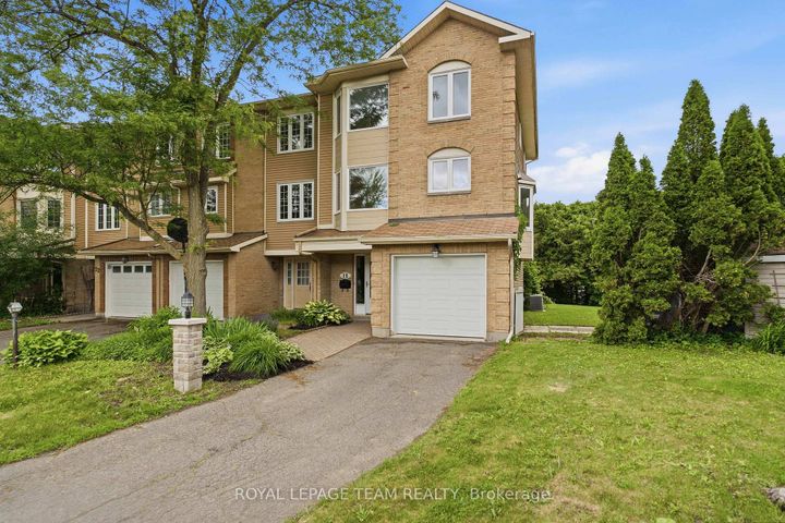 Photo 1 at 18 Arbordale Crescent, Nepean (Centrepointe), Ottawa