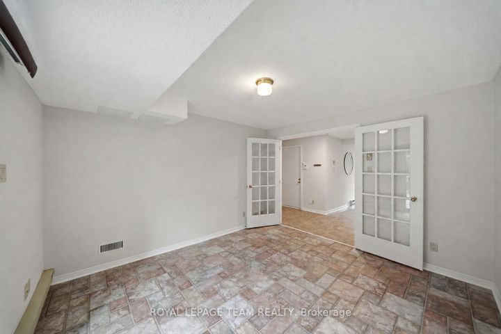 Photo 9 at 18 Arbordale Crescent, Nepean (Centrepointe), Ottawa