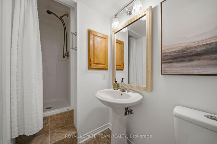 Photo 10 at 18 Arbordale Crescent, Nepean (Centrepointe), Ottawa