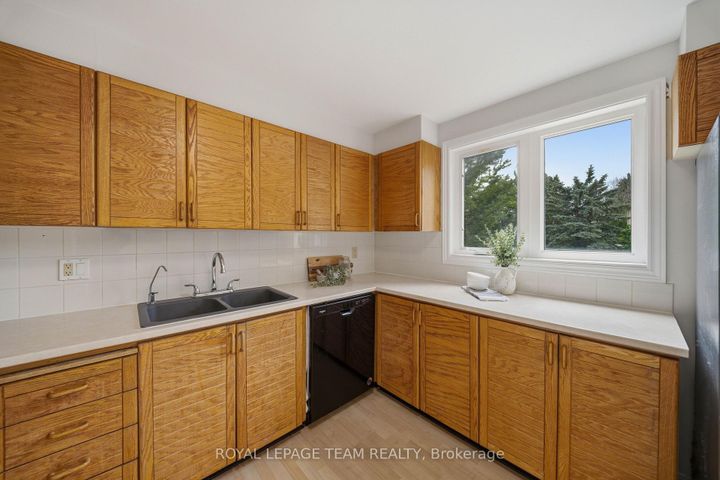Photo 18 at 18 Arbordale Crescent, Nepean (Centrepointe), Ottawa
