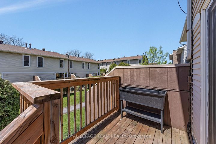 Photo 14 at C - 276 Dalehurst Drive, Nepean (Tanglewood), Ottawa