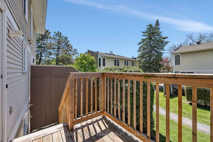 Photo 33 at C - 276 Dalehurst Drive, Nepean (Tanglewood), Ottawa