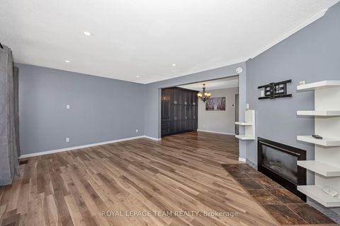 Photo 7 at C - 276 Dalehurst Drive, Nepean (Tanglewood), Ottawa