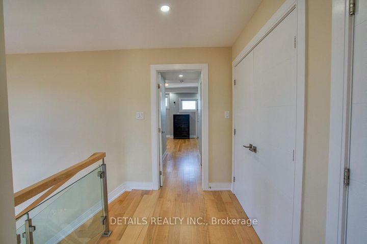 Photo 19 at 992 Baseline Road E, Nepean (City View/Skyline/Fisher Heights/Parkwood Hills), Ottawa
