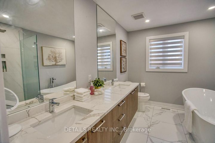 Photo 25 at 992 Baseline Road E, Nepean (City View/Skyline/Fisher Heights/Parkwood Hills), Ottawa