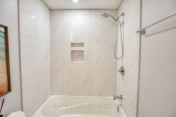 Photo 34 at 992 Baseline Road E, Nepean (City View/Skyline/Fisher Heights/Parkwood Hills), Ottawa