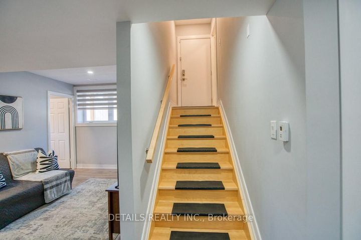 Photo 35 at 992 Baseline Road E, Nepean (City View/Skyline/Fisher Heights/Parkwood Hills), Ottawa