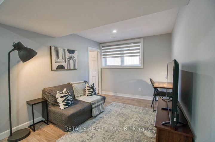 Photo 36 at 992 Baseline Road E, Nepean (City View/Skyline/Fisher Heights/Parkwood Hills), Ottawa
