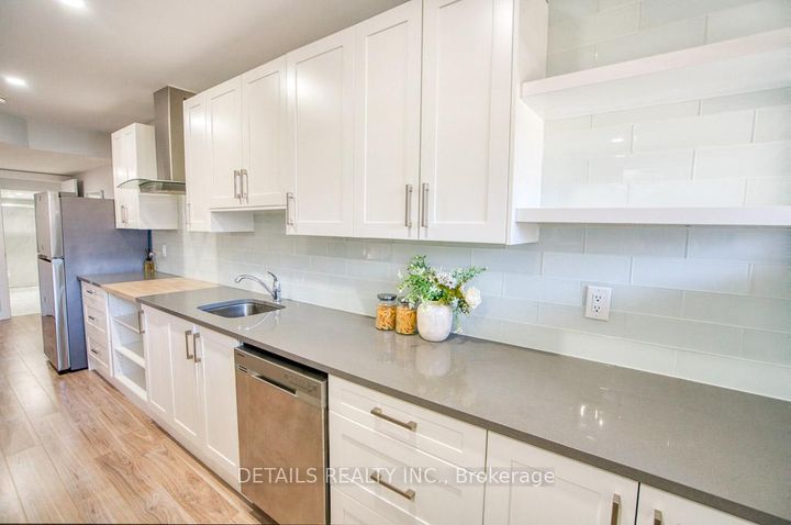 Photo 38 at 992 Baseline Road E, Nepean (City View/Skyline/Fisher Heights/Parkwood Hills), Ottawa