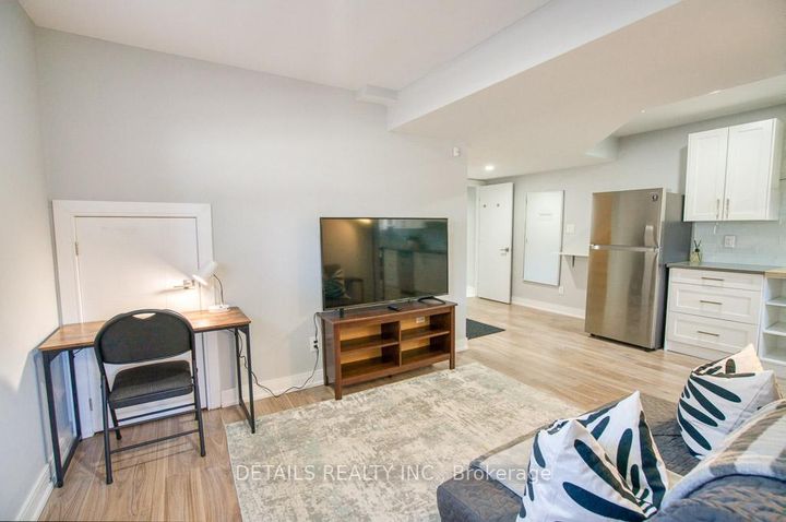 Photo 41 at 992 Baseline Road E, Nepean (City View/Skyline/Fisher Heights/Parkwood Hills), Ottawa