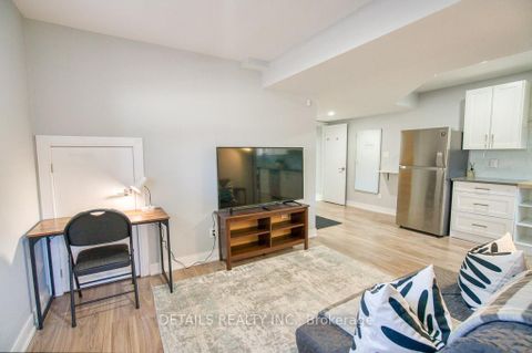 Photo 41 at 992 Baseline Road E, Nepean (City View/Skyline/Fisher Heights/Parkwood Hills), Ottawa