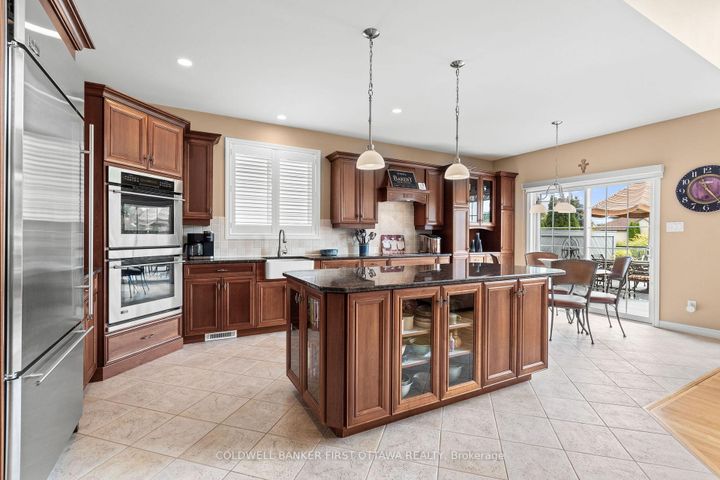 Photo 11 at 6 Blackshire Circle, Nepean (Stonebridge), Ottawa