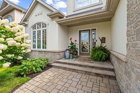 Photo 4 at 6 Blackshire Circle, Nepean (Stonebridge), Ottawa