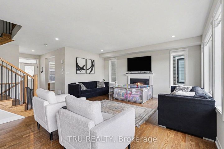 Photo 6 at 748 EMINENCE Street, Nepean (Half Moon Bay), Ottawa