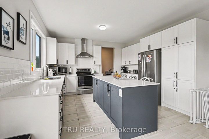 Photo 11 at 748 EMINENCE Street, Nepean (Half Moon Bay), Ottawa