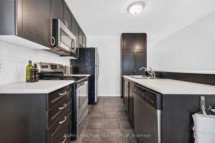 Photo 10 at 26 - 2591 Longfields Drive, Nepean (Stonebridge), Ottawa