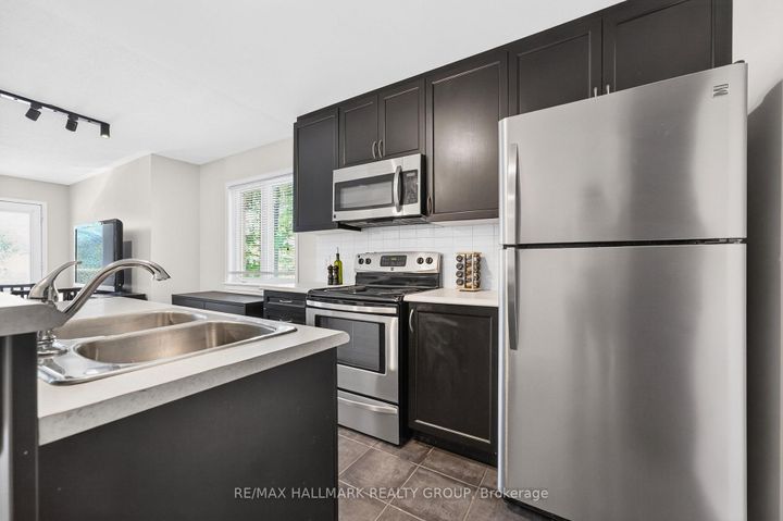 Photo 13 at 26 - 2591 Longfields Drive, Nepean (Stonebridge), Ottawa